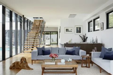 Studio com espaço integrado e perfil contemporâneo